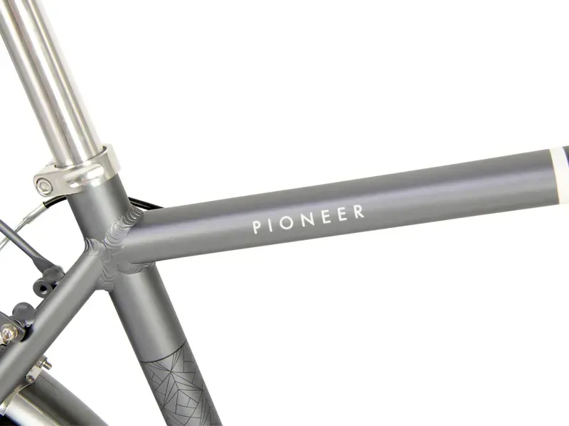 2020 Raleigh Pioneer Crossbar Hybrid Bike in Grey-5