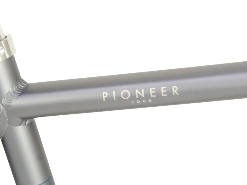 2020 Raleigh Pioneer Tour Crossbar Hybrid Bike in Silver-4